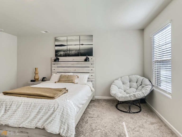 Photo 10 of 21 - 6445 Beaver Creek Trl, Atlanta, GA 30349