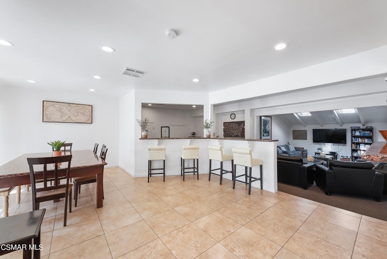 Photo 21 of 54 - 982 E Janss Rd, Thousand Oaks, CA 91360