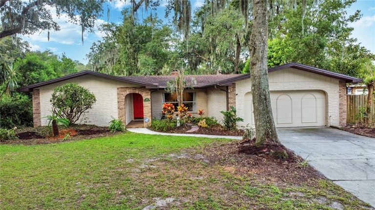 Photo 31 of 38 - 158 Oak Sq S, Lakeland, FL 33813