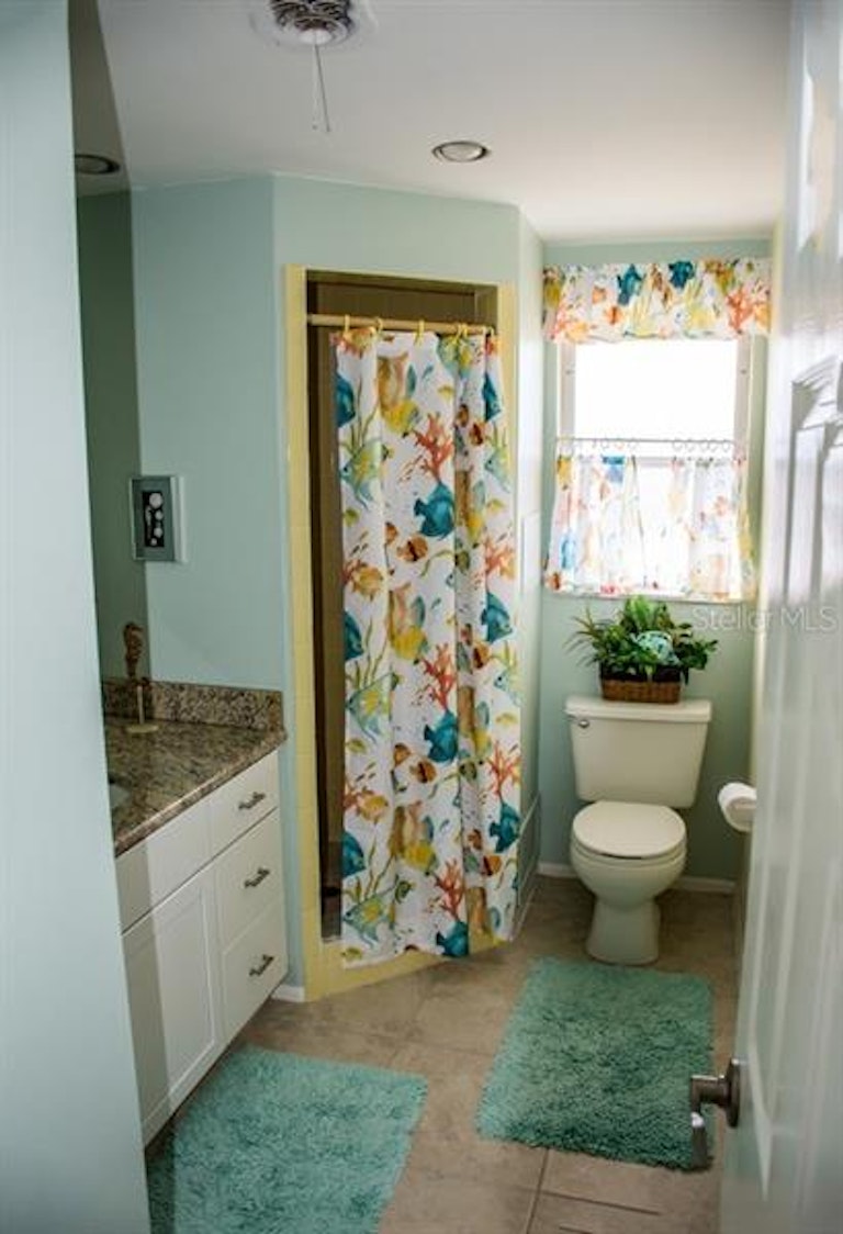 Photo 14 of 21 - 500 Sandlor Dr, Englewood, FL 34223