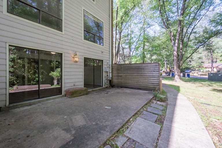 Photo 5 of 17 - 6230 Dixon Dr, Raleigh, NC 27609