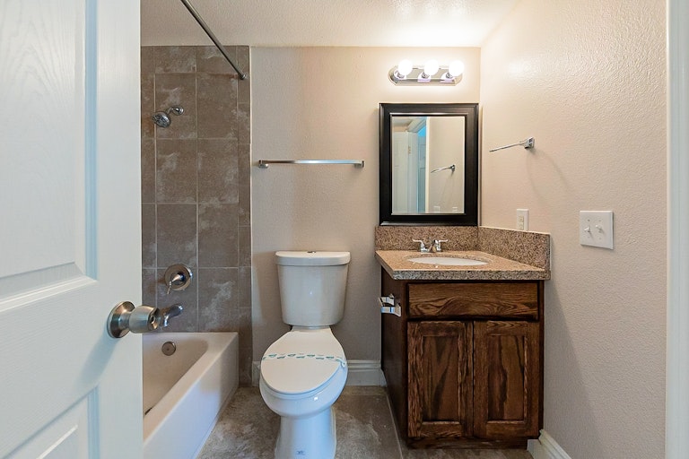 Photo 6 of 27 - 2828 Monroe St, Riverside, CA 92504