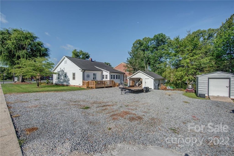 Photo 22 of 22 - 502 W Trade St, Dallas, NC 28034