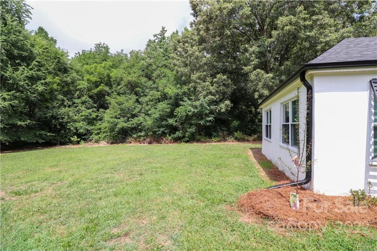 Photo 16 of 16 - 1007 Rainbow Dr, Kannapolis, NC 28081