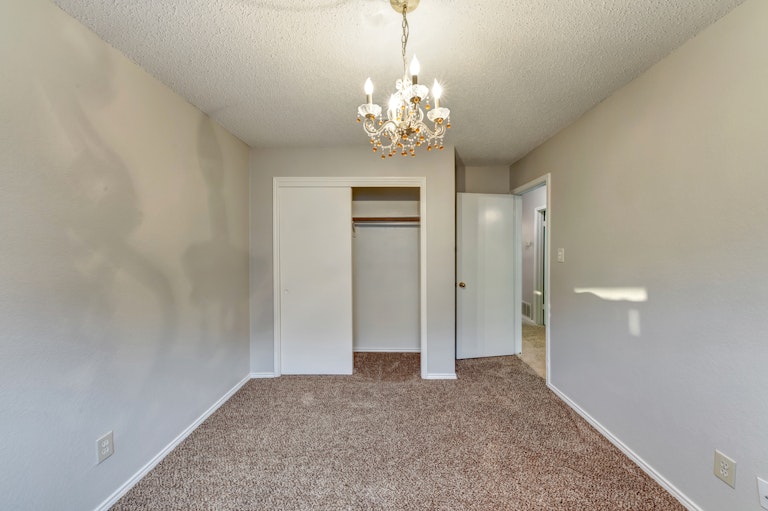 Photo 19 of 24 - 6944 Bentley Ave, Fort Worth, TX 76137