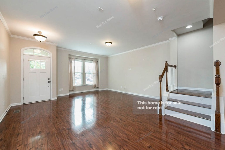 Photo 8 of 19 - 134 S Camellia St, Chapel Hill, NC 27516