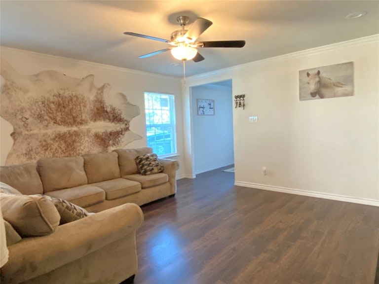 Photo 16 of 21 - 2741 Fatima Ave, Dallas, TX 75241
