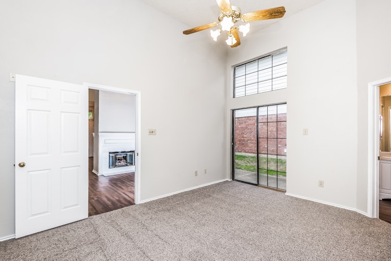 Photo 16 of 25 - 2253 Meadowstone Dr, Carrollton, TX 75006
