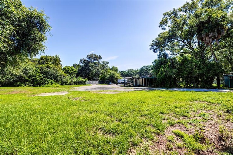 Photo 6 of 21 - 6904 Westinghouse Ave, Tampa, FL 33619