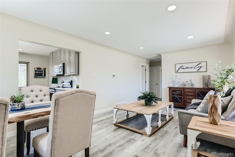 Photo 2 of 30 - 3261 Ivy St, Denver, CO 80207