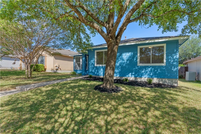 Photo 33 of 34 - 125 Segovia Way, Pflugerville, TX 78660