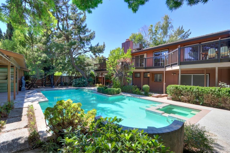 Photo 55 of 70 - 4040 Crondall Dr, Sacramento, CA 95864
