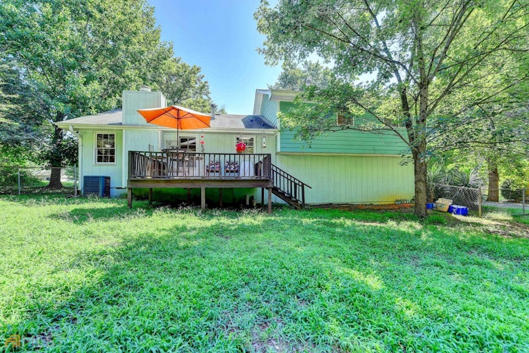 Photo 35 of 39 - 3371 San Antonio Dr, Snellville, GA 30039
