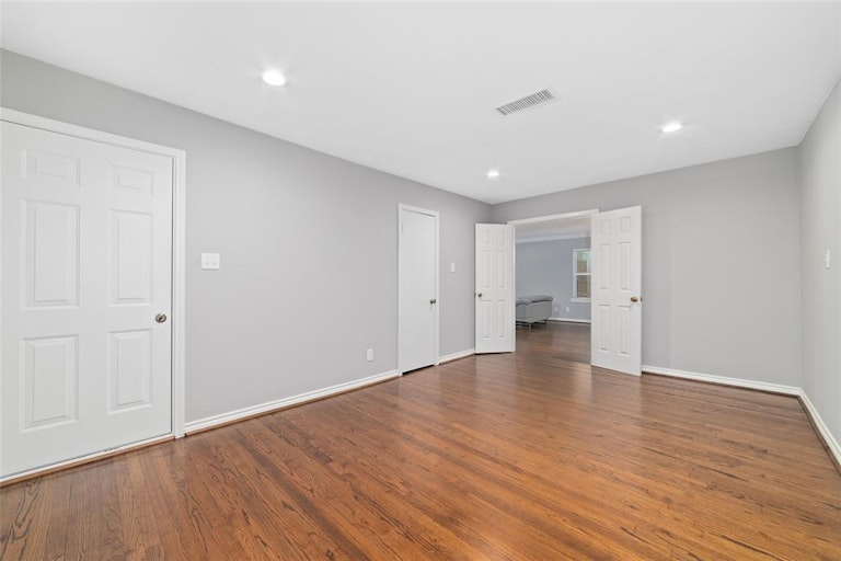 Photo 21 of 26 - 2610 W Holcombe Blvd, Houston, TX 77025