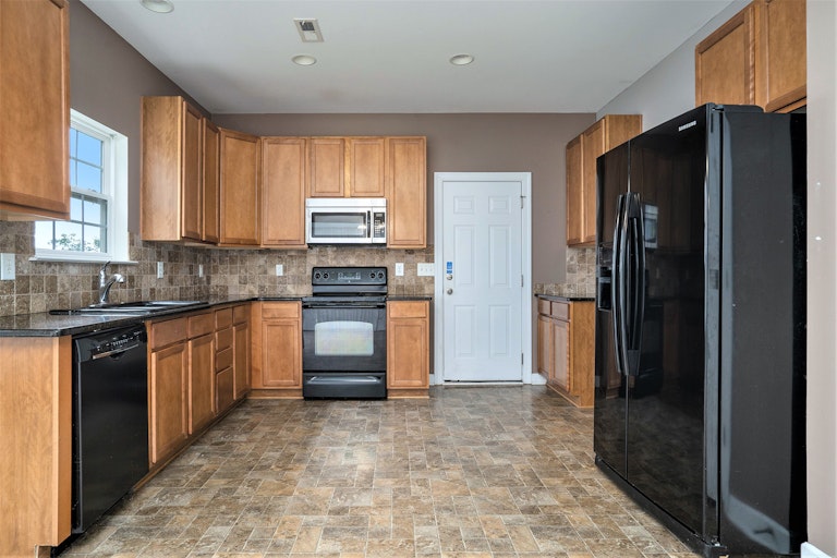 Photo 4 of 21 - 2600 Sierra Chase Dr, Monroe, NC 28112