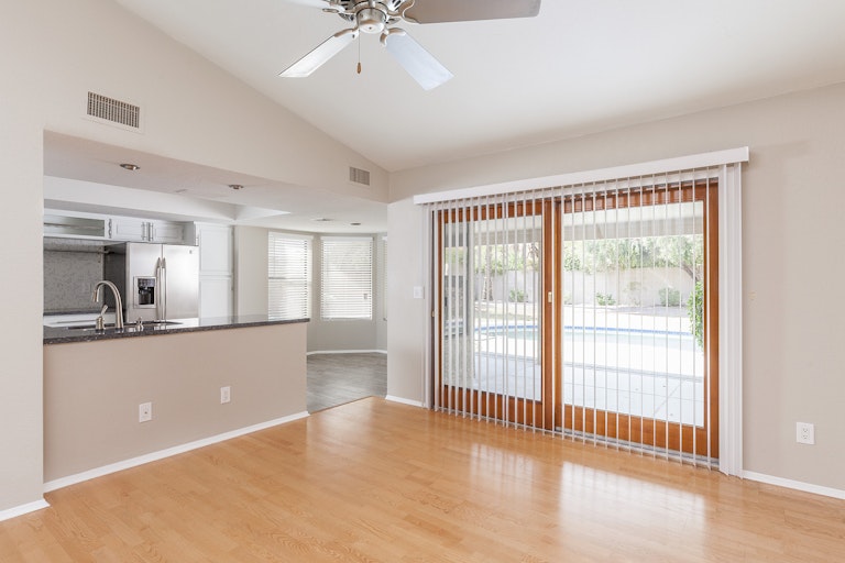 Photo 5 of 29 - 802 E Meadow Ln, Phoenix, AZ 85022