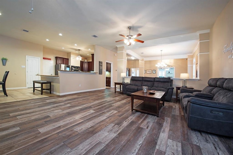Photo 8 of 48 - 1814 Flagstaff Ln, League City, TX 77573