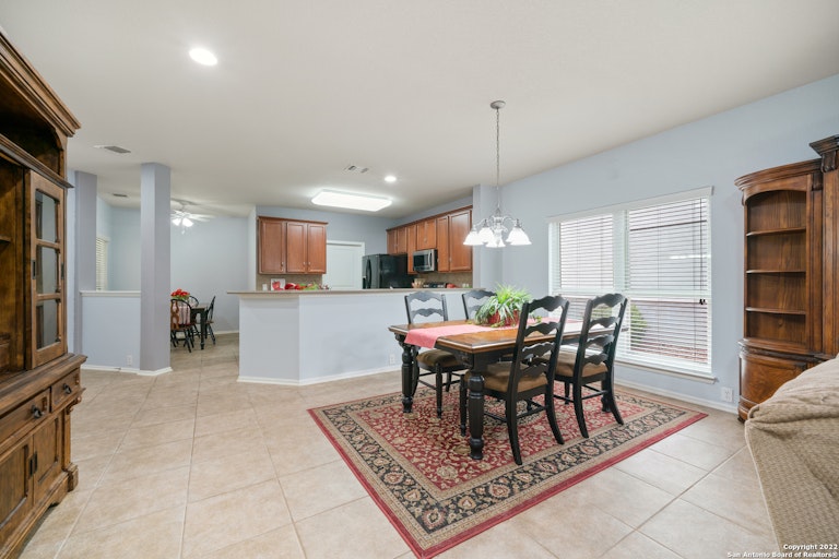 Photo 16 of 32 - 12543 Cascade Hls, San Antonio, TX 78253
