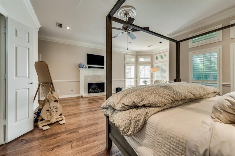 Photo 18 of 37 - 1605 Mariah Bay Cir, Rockwall, TX 75032