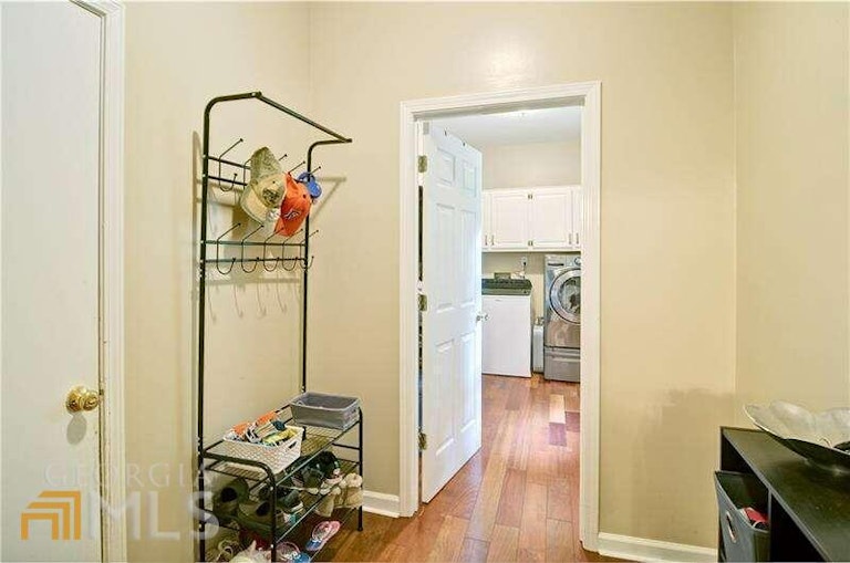 Photo 15 of 78 - 945 Whitehawk Trl, Lawrenceville, GA 30043