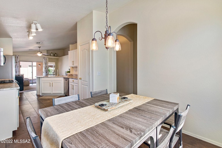 Photo 12 of 39 - 9264 N Crystal Moon Ct, Tucson, AZ 85743