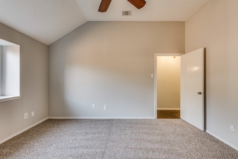 Photo 15 of 26 - 2612 Trumpet Dr, Rowlett, TX 75089