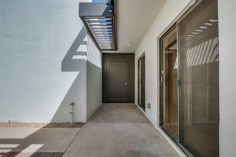 Photo 3 of 24 - 1250 E Bethany Home Rd #5, Phoenix, AZ 85014