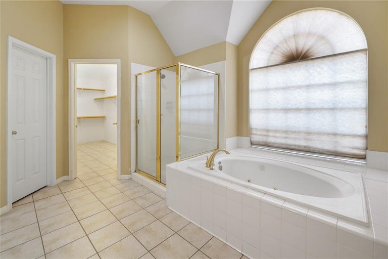 Photo 21 of 37 - 811 Whitby Ct, Sugar Land, TX 77479