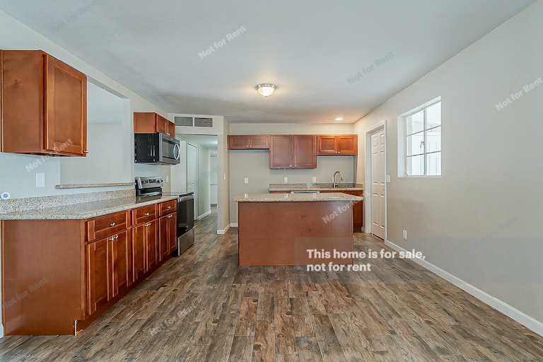 Photo 4 of 30 - 1127 E Butler Dr, Phoenix, AZ 85020
