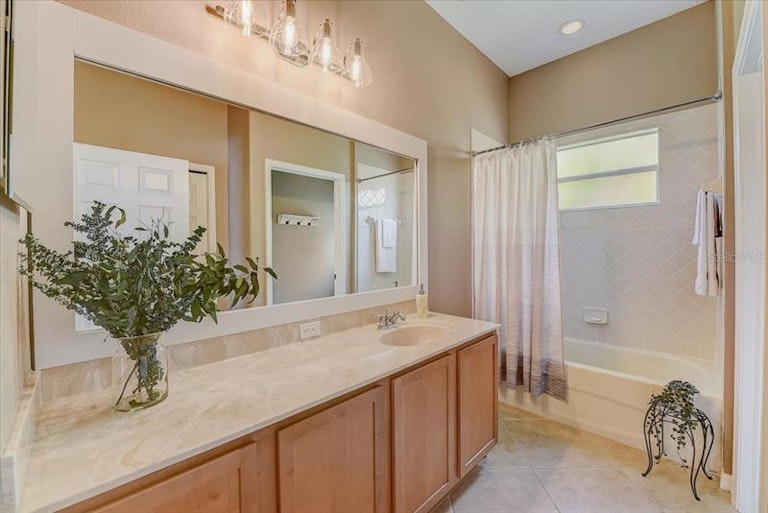 Photo 32 of 52 - 1740 Swamp Rose Ln, Trinity, FL 34655