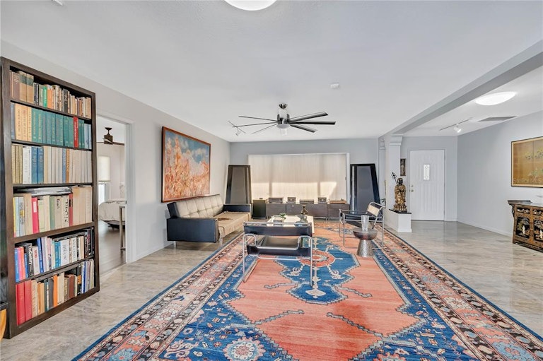 Photo 11 of 45 - 449 S Shore Dr, Osprey, FL 34229