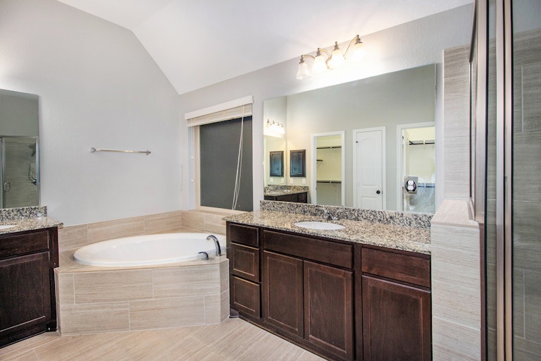 Photo 6 of 17 - 3022 Hickory Springs Ln, Rosenberg, TX 77471