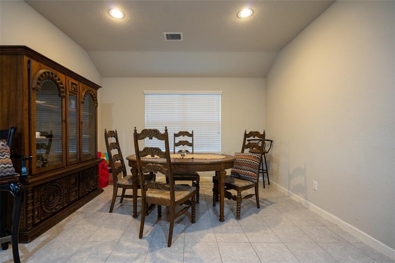 Photo 13 of 22 - 2130 Candace Dr, Lancaster, TX 75146