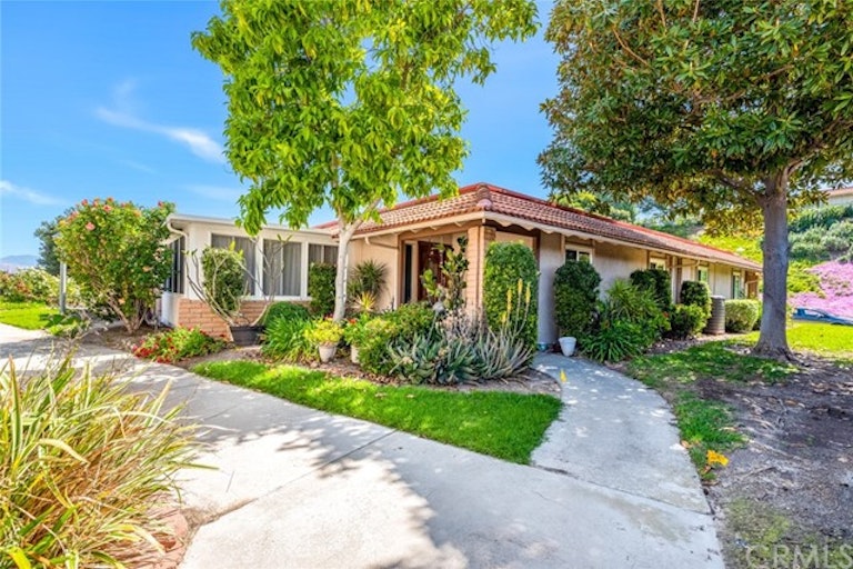 Photo 1 of 23 - 3122 Via Serena N Unit D, Laguna Woods, CA 92637