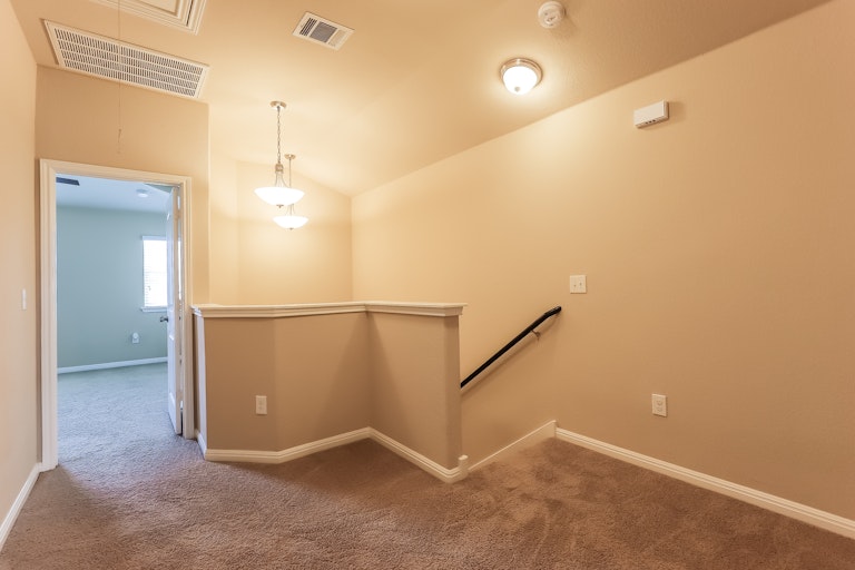 Photo 13 of 25 - 317 Crater Lake Dr, Pflugerville, TX 78660