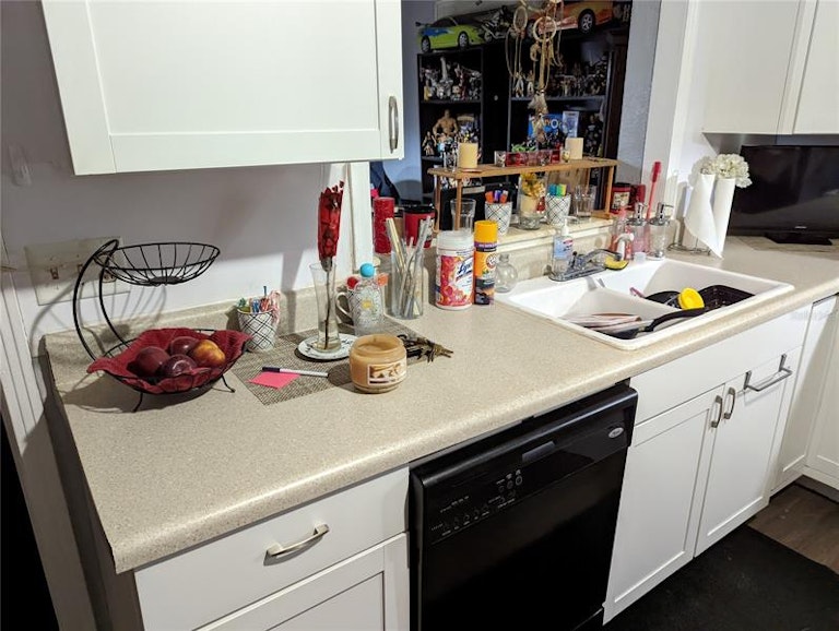 Photo 5 of 18 - 202 N Suwannee Ave, Davenport, FL 33837
