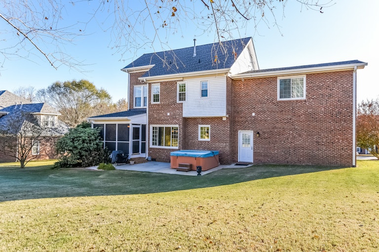 Photo 5 of 25 - 503 Oldwyck Dr, Fuquay Varina, NC 27526