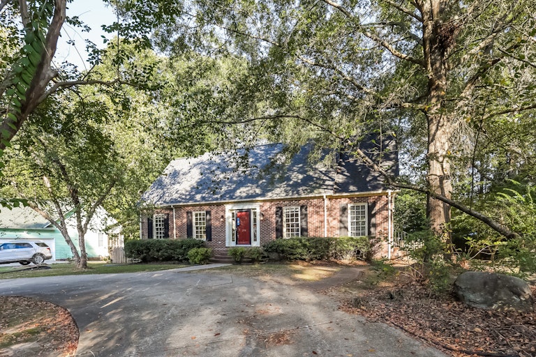 Photo 7 of 24 - 204 Sleepy Creek Dr, Clayton, NC 27520