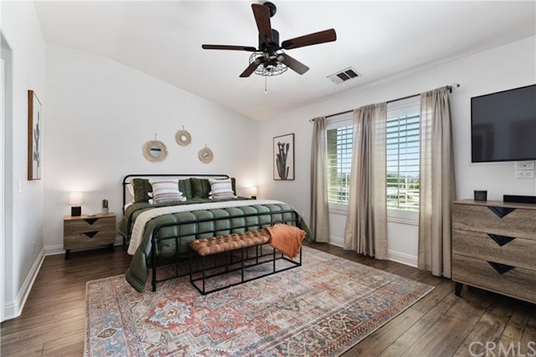 Photo 21 of 41 - 35732 Breda Ave, Murrieta, CA 92563