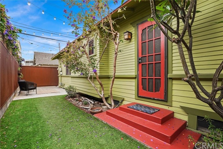 Photo 31 of 42 - 526 E 8th St, Long Beach, CA 90813