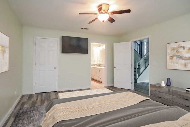 Photo 2 of 27 - 448 Gleneagles Dr, Friendswood, TX 77546
