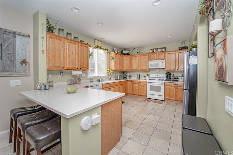 Photo 18 of 36 - 3982 Barbury Palms Way, Perris, CA 92571