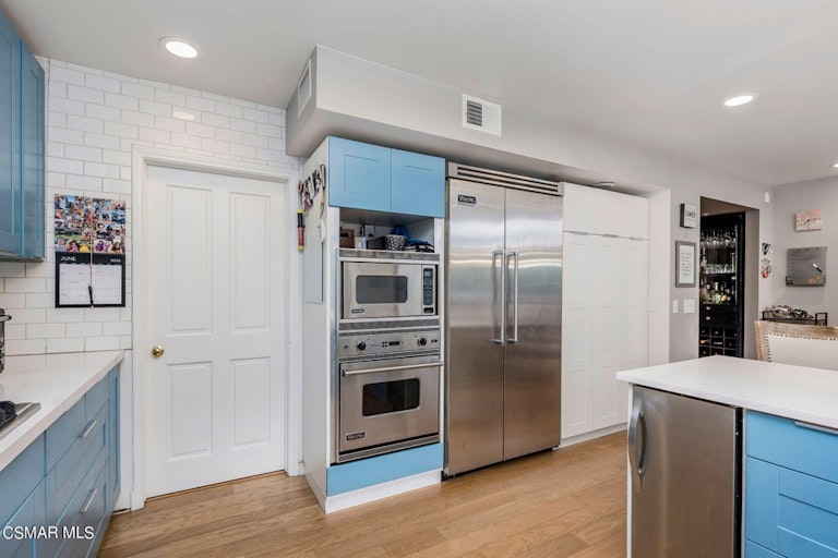 Photo 22 of 60 - 4641 Caritina Dr, Tarzana, CA 91356