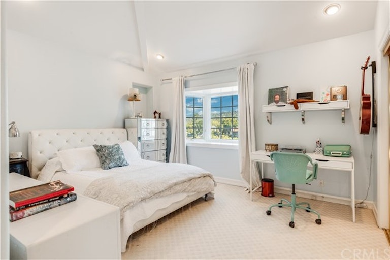 Photo 21 of 43 - 40 Ranchview Rd, Rolling Hills Estates, CA 90274