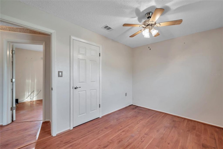 Photo 21 of 52 - 9851 Marlinton Ln, Port Richey, FL 34668