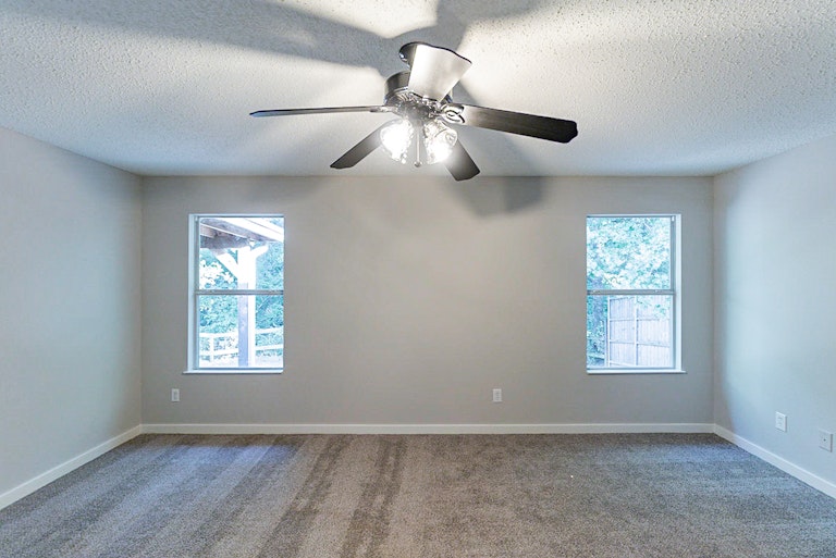 Photo 21 of 34 - 7813 Shoal Bnd, Denton, TX 76210