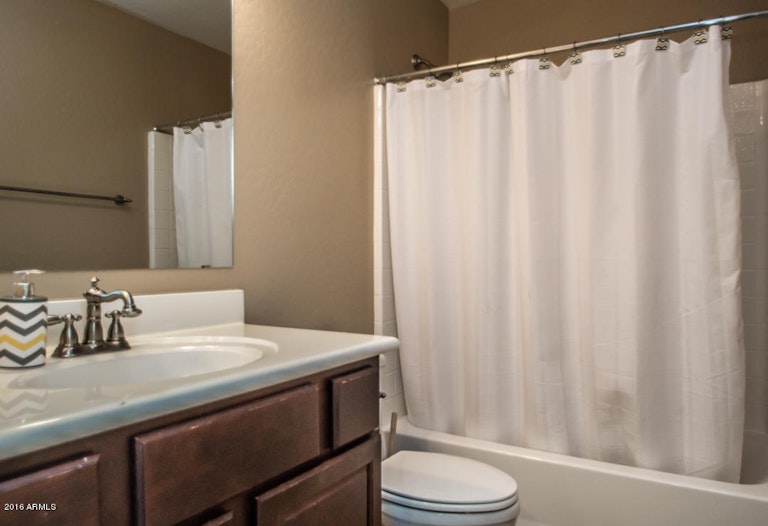 Photo 18 of 30 - 3913 S Napa Ln, Gilbert, AZ 85297