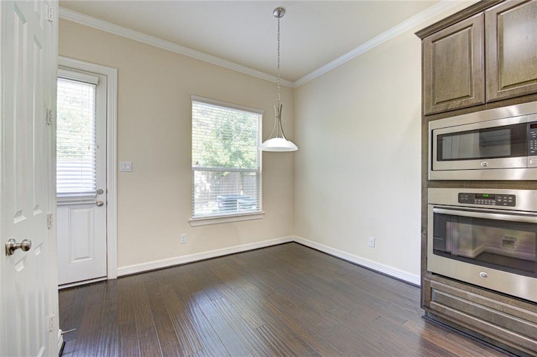 Photo 16 of 34 - 2811 Shadow Woods Ct, Houston, TX 77043