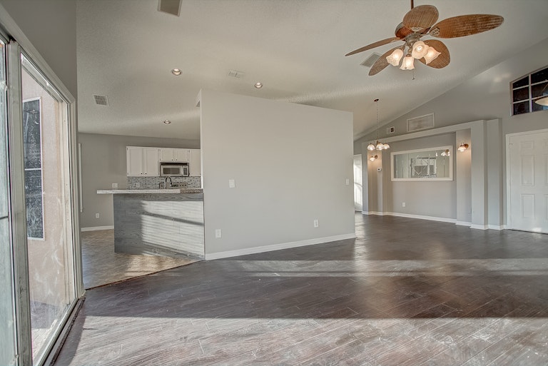 Photo 10 of 33 - 22 Moor Green Ct, Ocoee, FL 34761