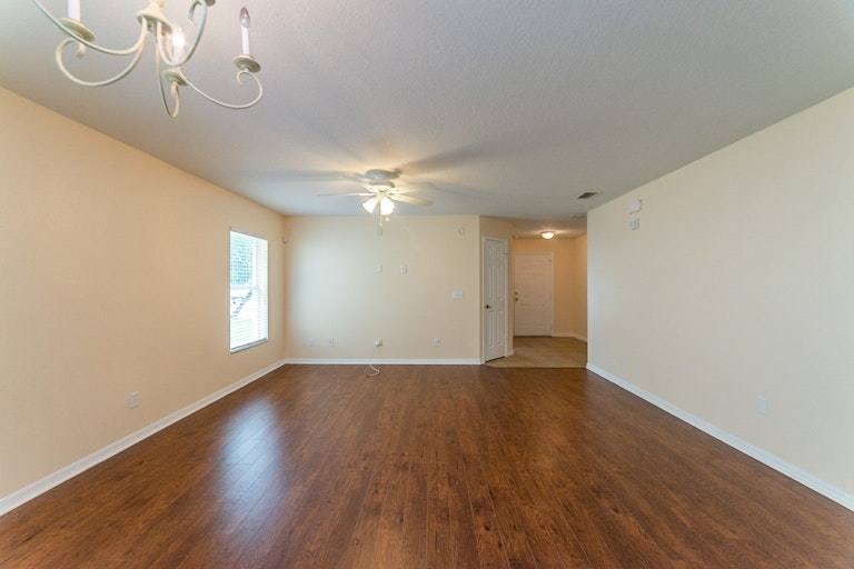 Photo 6 of 19 - 226 Windrose Dr, Orlando, FL 32824